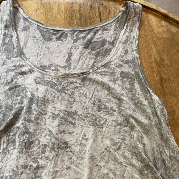 LIKE NEW American Eagle Tank - Picture 2 of 3